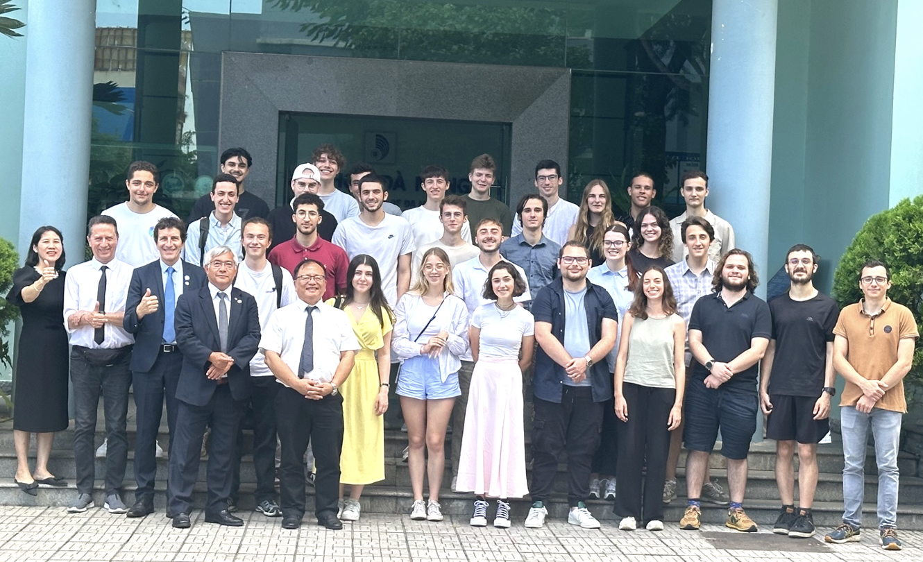 Viện DNIIT-ĐHĐN tổ chức thực tập cho sinh viên quốc tế theo Đề án hợp tác khoa học với Đại học Côte d’ Azur, Cộng hòa Pháp