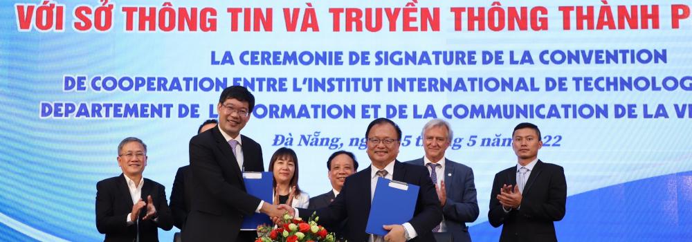 Lãnh đạo Viện DNIIT và Sở TT&TT  TP.Đà Nẵng ký kết Thoả thuận hợp tác